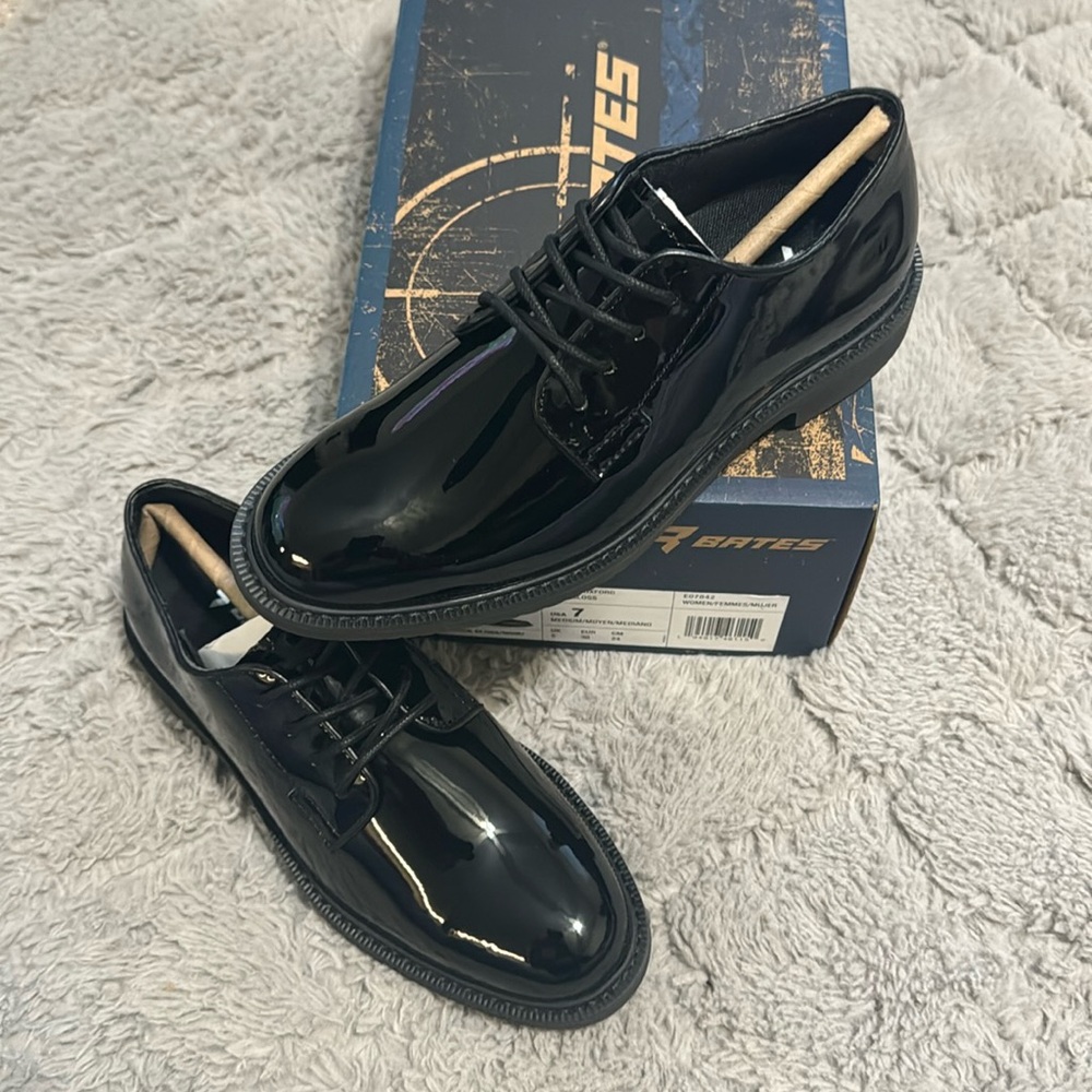 Sentry Oxford high Gloss Bates